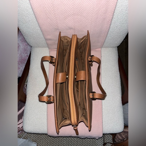 Chic Brown Leather Tote Bag for Laptop - Picture 4 of 9